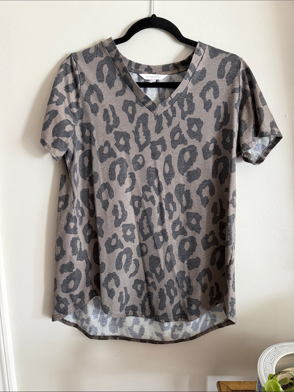 Amaryllis Taupe V-Neck Short Sleeve Leopard Top